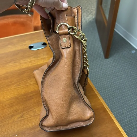 MICHAEL KORS Hamilton Large Saffiano Leather Handbag $358 Luggage w Gold Lock - Picture 4 of 11